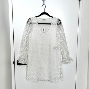 V-neck dress with flower pattern